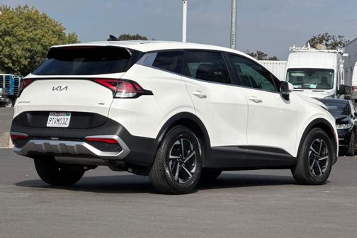 Snow White Pearl 2025 Kia Sportage Hybrid LX