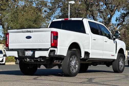 2023 Ford F-350 LARIAT SUPER DUTY