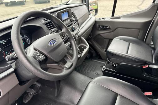 2025 Ford Transit-150 