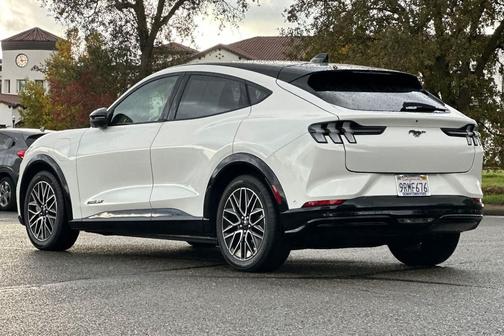 2024 Ford Mustang Mach-E PREMIUM