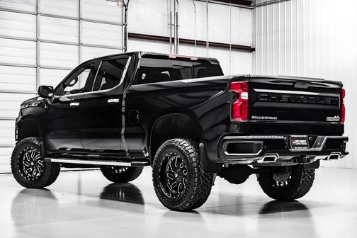Photo 5 of 32 of 2021 Chevrolet Silverado 1500 High Country