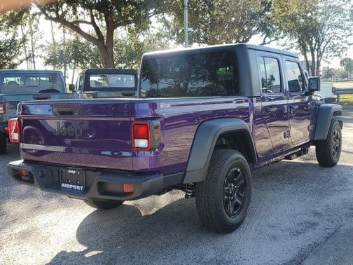 2026 Jeep Gladiator Sport