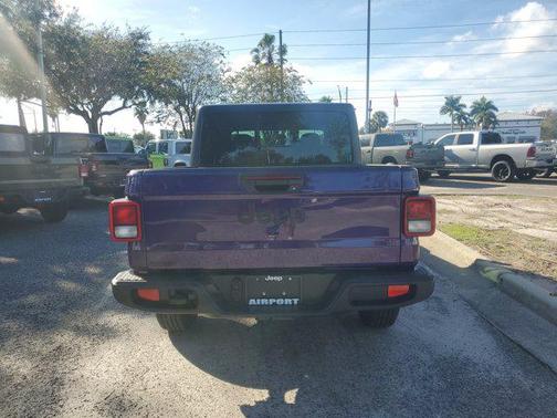 2026 Jeep Gladiator Sport