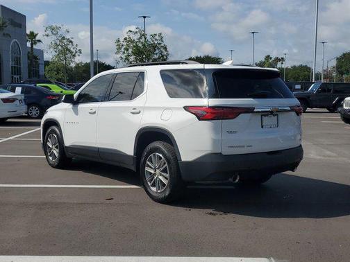 Summit White 2023 Chevrolet Traverse LT Cloth