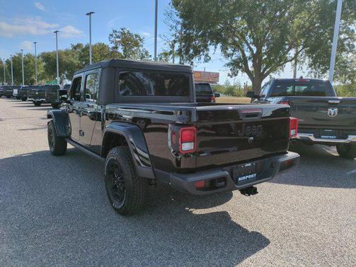 2022 Jeep Gladiator Sport