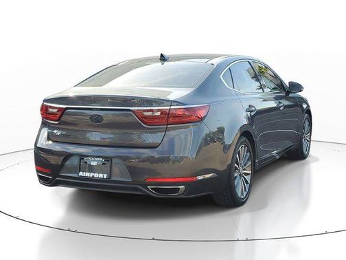 Platinum Graphite 2017 Kia Cadenza Technology