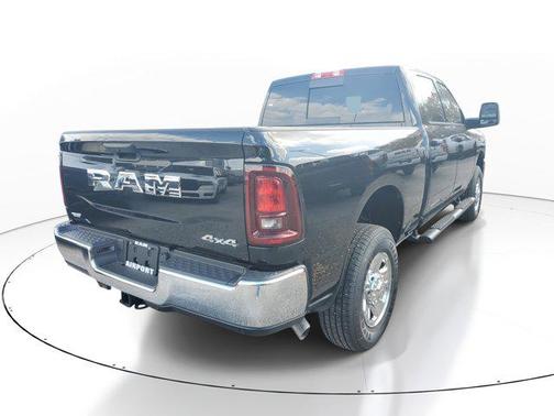 2026 RAM 2500 Tradesman Crew Cab 4x4 6'4' Box