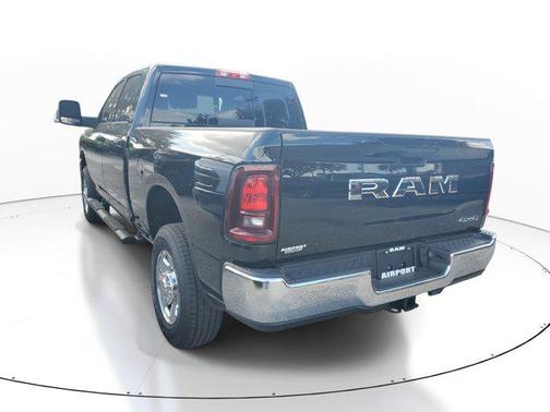 2026 RAM 2500 Tradesman Crew Cab 4x4 6'4' Box