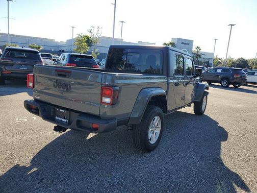 2022 Jeep Gladiator Sport S