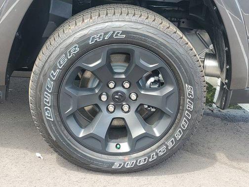 Granite Crystal Metallic Clearcoat 2026 RAM 1500 Big Horn/Lone Star