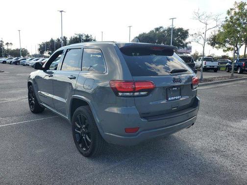 2021 Jeep Grand Cherokee Laredo