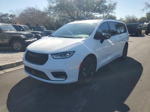 2026 Chrysler Pacifica L