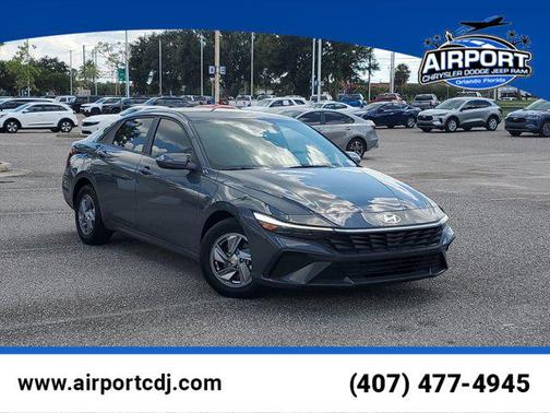 2024 Hyundai ELANTRA SE