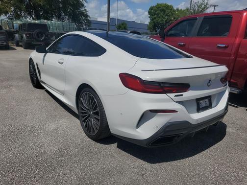 Alpine White 2022 BMW M850 xDrive