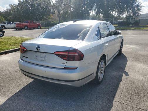 2017 Volkswagen Passat 1.8T SEL Premium