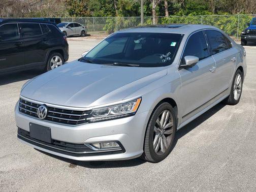 2017 Volkswagen Passat 1.8T SEL Premium