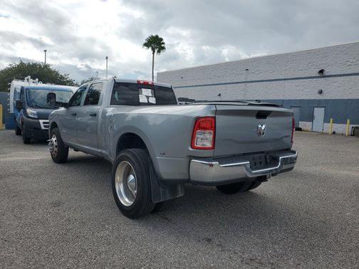 2022 RAM 3500 Tradesman Crew Cab 4x4 8' Box