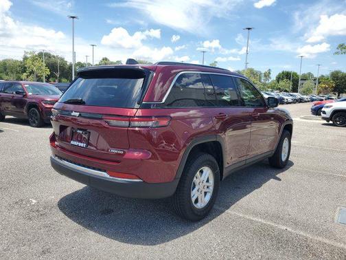 2025 Jeep Grand Cherokee Laredo