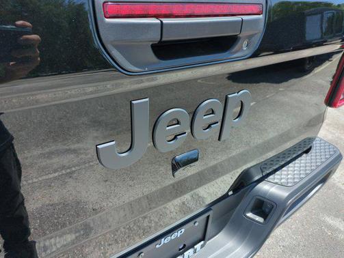 2025 Jeep Gladiator Sport S