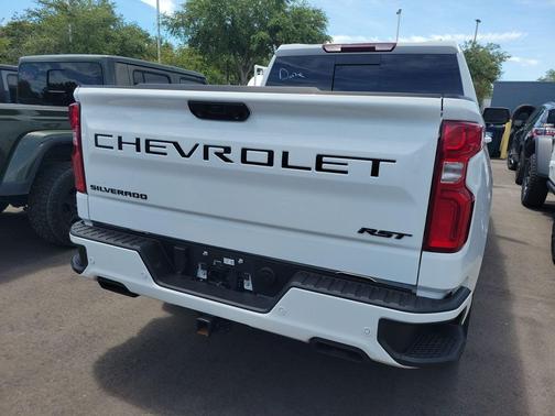 Summit White 2026 Chevrolet Silverado 1500 RST