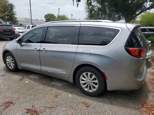 2018 Chrysler Pacifica Touring-L