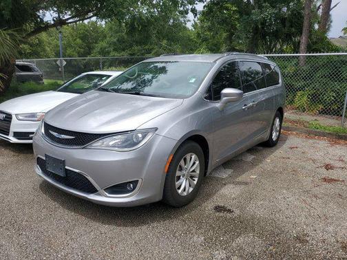 2018 Chrysler Pacifica Touring-L
