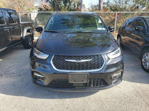 2025 Chrysler Pacifica L