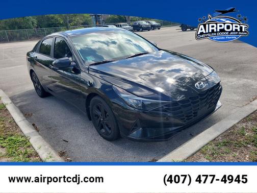 Phantom Black 2022 Hyundai ELANTRA SEL