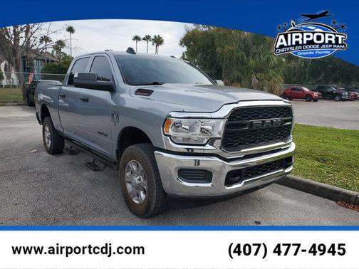 2022 RAM 2500 Tradesman Crew Cab 4x4 6'4' Box