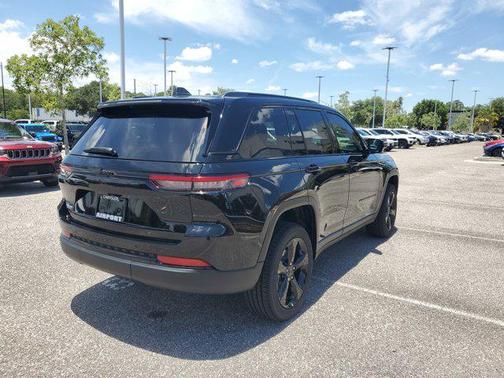2025 Jeep Grand Cherokee Altitude