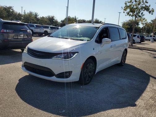 2019 Chrysler Pacifica Hybrid Limited
