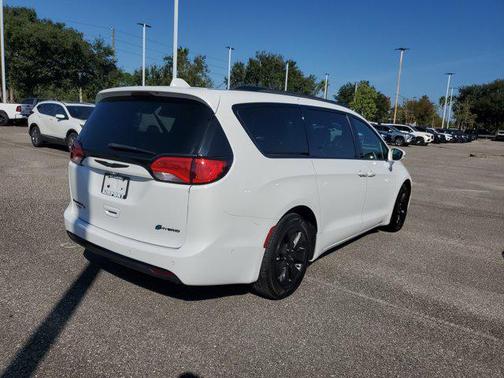 2019 Chrysler Pacifica Hybrid Limited