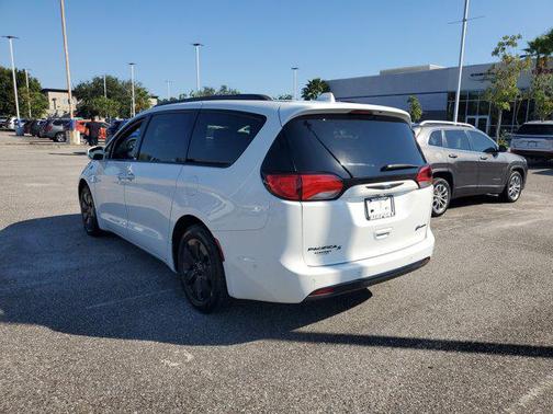 2019 Chrysler Pacifica Hybrid Limited