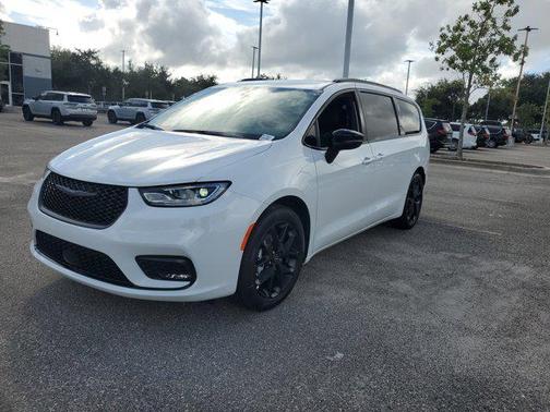 2026 Chrysler Pacifica L