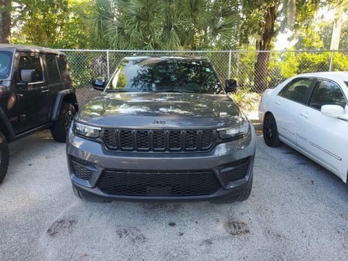 2023 Jeep Grand Cherokee Altitude