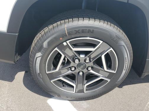 Bright White Clearcoat 2026 Jeep Cherokee Limited