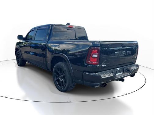 Diamond Black Crystal Pearlcoat 2026 RAM 1500 Laramie