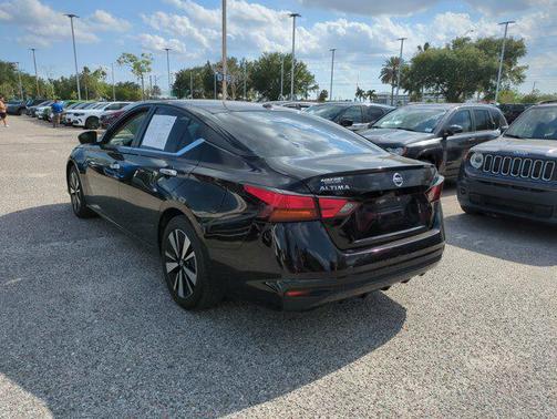 2022 Nissan Altima 2.5 SV