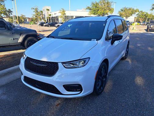 2026 Chrysler Pacifica L