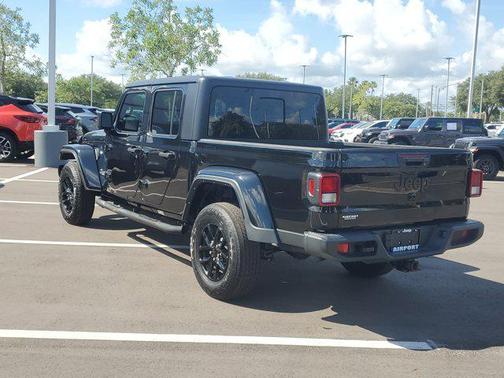 Black Clearcoat 2021 Jeep Gladiator Sport S