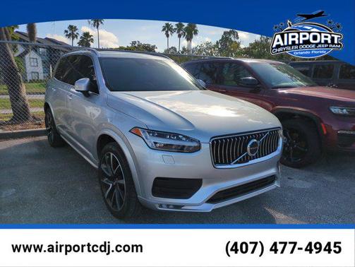 2022 Volvo XC90 T6 Momentum
