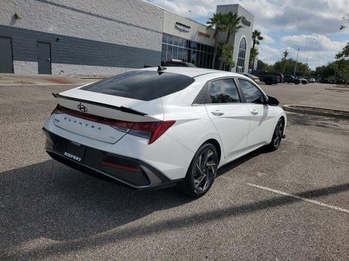 2024 Hyundai ELANTRA HEV Limited