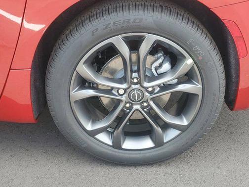 Red Hot Pearlcoat 2026 Chrysler Pacifica L