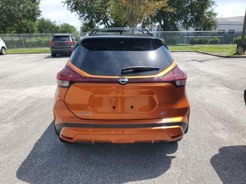 2022 Nissan Kicks SR