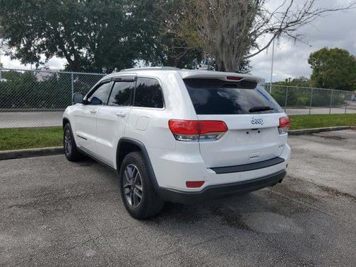 2019 Jeep Grand Cherokee Laredo