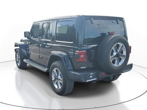 Black Clearcoat 2019 Jeep Wrangler Unlimited Sahara