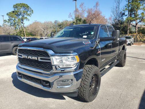 2020 RAM 2500 Tradesman Crew Cab 4X4 6'4' Box