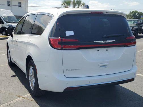 2025 Chrysler Pacifica L