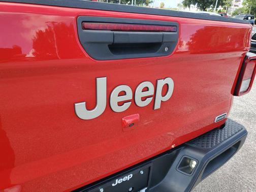 2022 Jeep Gladiator Overland