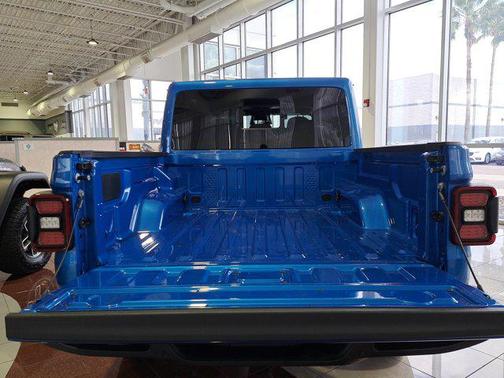 2026 Jeep Gladiator Sport S